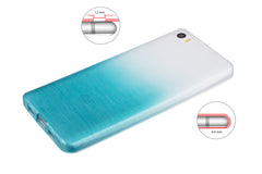 Xcessor Transition Color Flexible TPU-Hülle für Xiaomi Mi 5. Mit Farbverlauf-Seidenfadenstruktur. Transparent / Hellblau